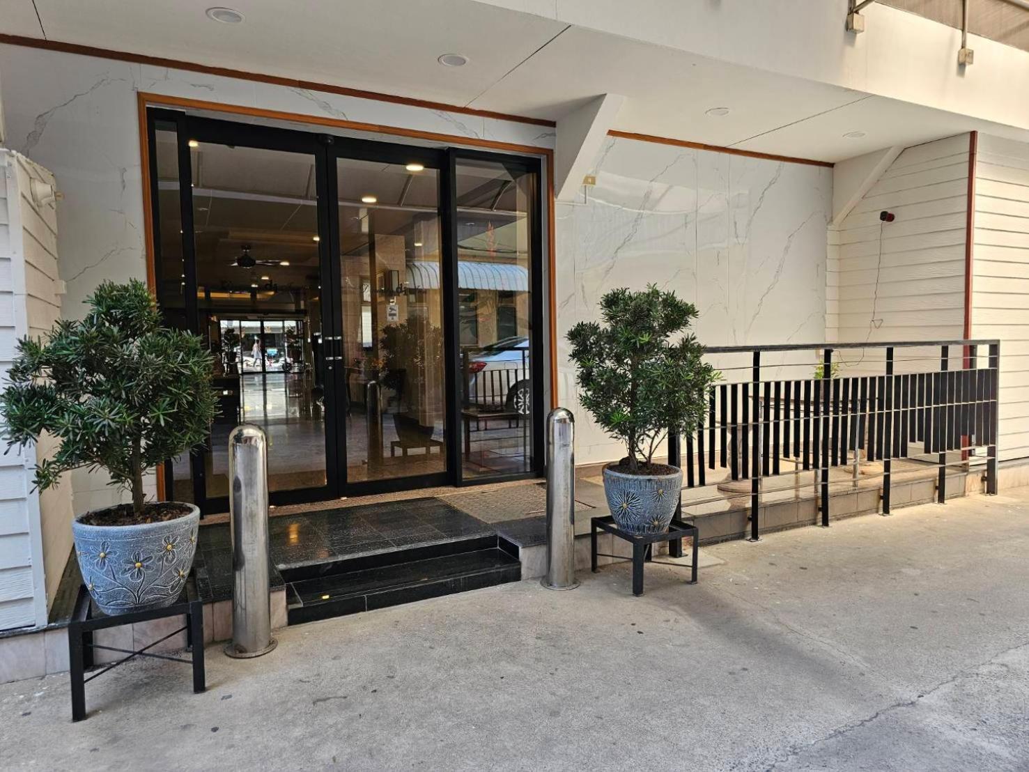 Dynasty Inn Bangkok Exterior photo